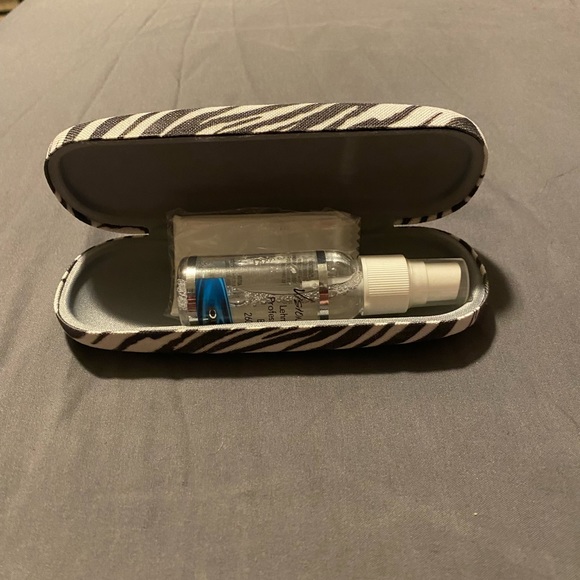 GLASSES CASE - Picture 1 of 3